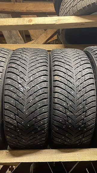 Käytetty nasta 215/60R16 Nokian Hakkapeliitta 10