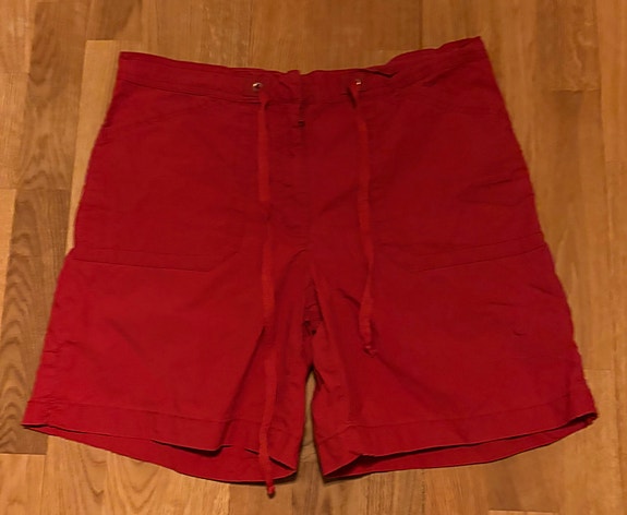 Lindex punaiset shortsit (40)