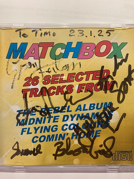 Matchbox kokoelma cd alkuperäisten jäsenten allekirjoituksilla
