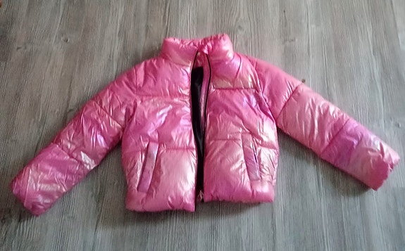 Pinkki kiiltävä toppatakki 128cm
