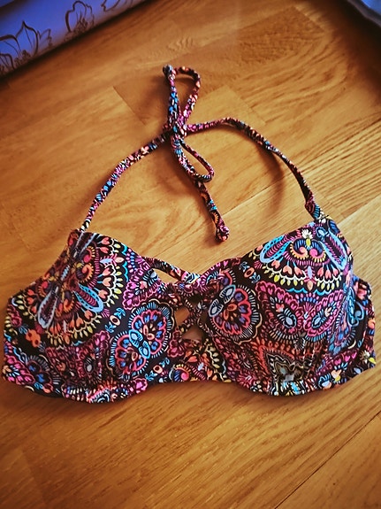 Uusi Hollister bikiniyläosa 70A