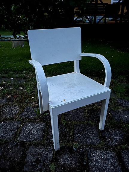Puinen tuoli