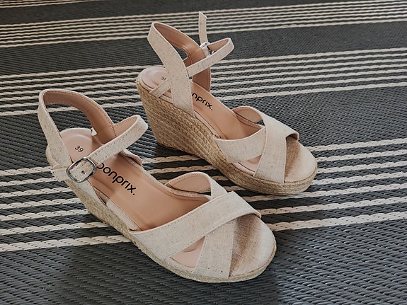 Bonprix kiilakorko sandaalit 39 vaalea beige