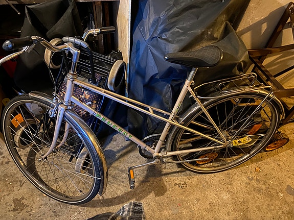 Peugeot Mixte-runkoinen naisten pyörä