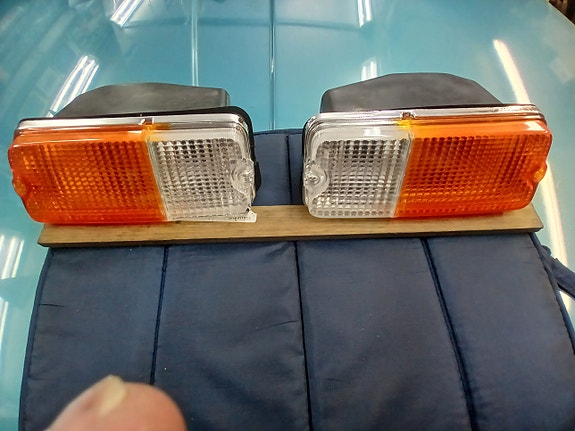 Fiat 127 etuvilkut/parkit