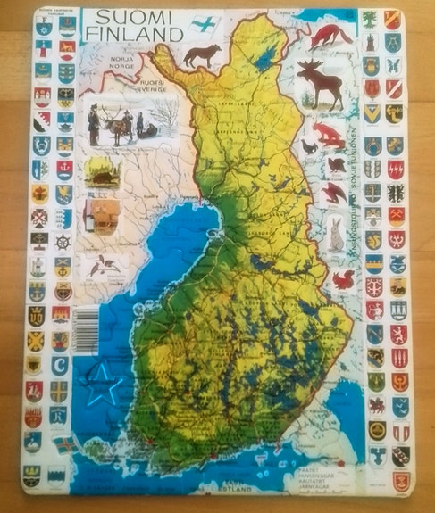 Suomi palapeli, Pöytäviirit, Judo/karate-takki S, keltainen vyö