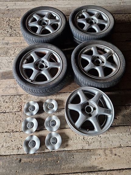Volvo 440, 460, 480. OE 461243 ,15" alumiinivanteet