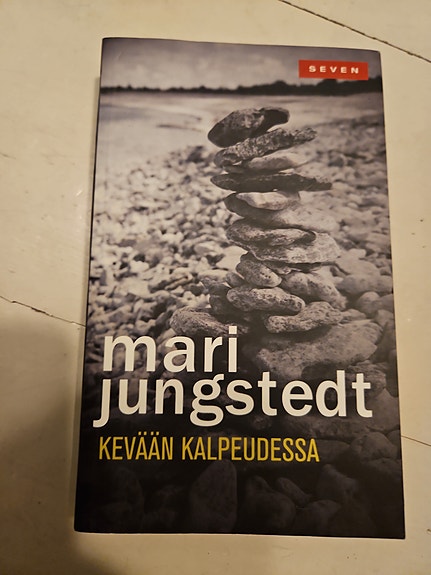 Mari jungstedt Kevään kalpeudessa