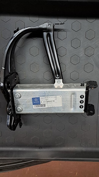 Mersu E W211 etukulmapaneeli