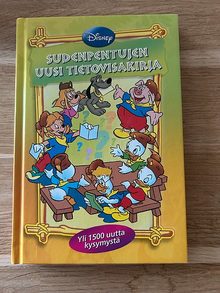 Uusi! Sudenpentujen uusi tietovisakirja