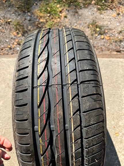 Kesärengas 215/55R16