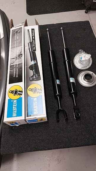 Audi A6 uudet bilstein etuiskarit