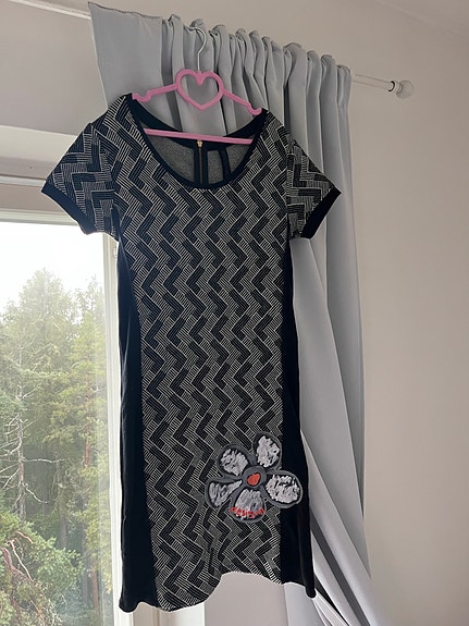 Desigual mekko