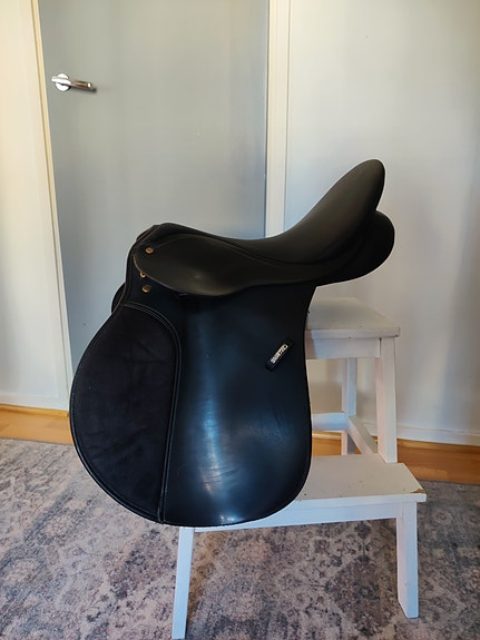 Wintec yleissatula 17"