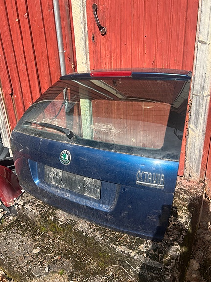 Skoda Octavia farmarin takaluukku
