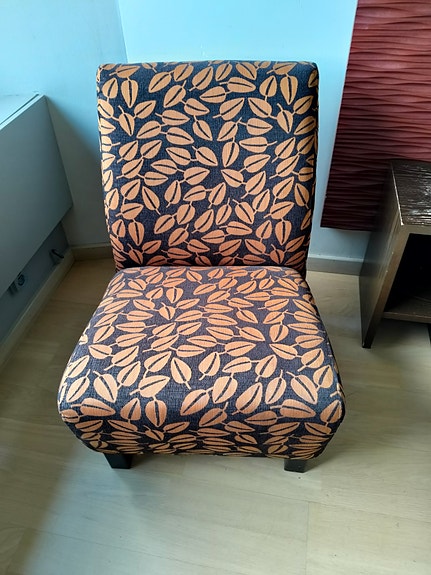 Erittäin hyväkuntoisia tuoleja isompi erä