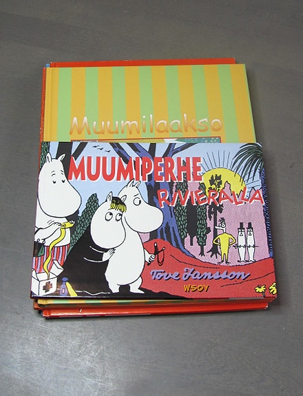 3 kappaletta Muumi -kirjoja