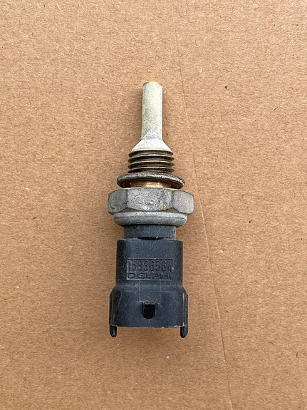 Jäähdytinnesteen lämpötilatunnistin Delphi 15336564 Opel Fiat Honda Citroen