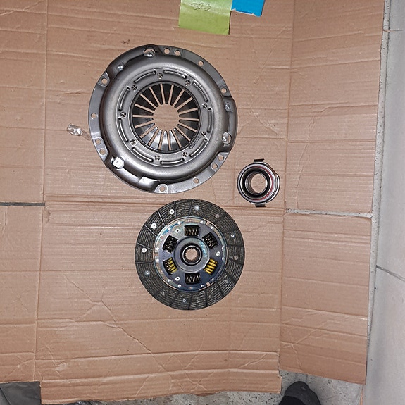 Kytkinpaketti Mazda 323