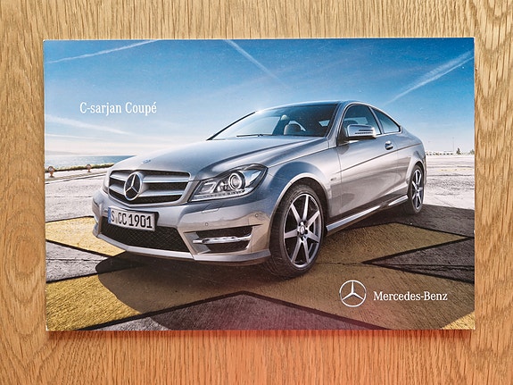Mercedes-Benz C-Sarjan Coupé -esite 2010