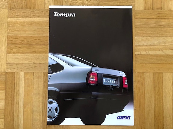 Esite Fiat Tempra noin vuodelta 1990