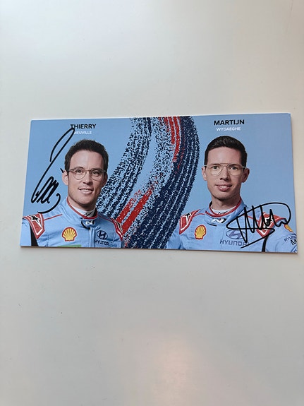 Thierry Neuville ja Martijn Wydaeghe Secto Rally Finland 25 nimikirjoitus kortti