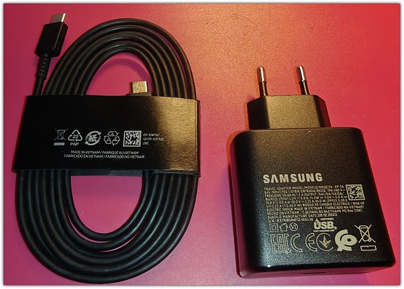 Tehokas musta Samsung 45W USB-C-laturi + Samsung-johto