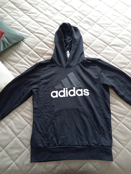 Adidas -huppari