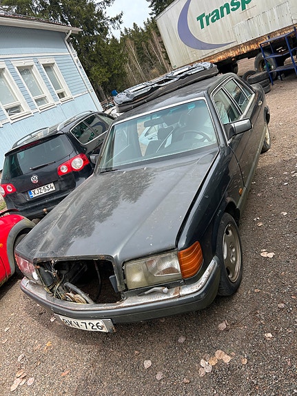 Mercedes-Benz 300SEL W126 osina