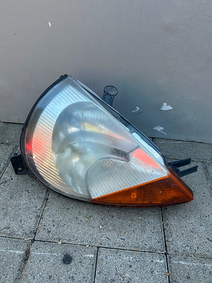 Ford KA oikeanpuolen ajovaloumpio