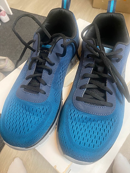 Skechers kengät (leveä lesti) 42