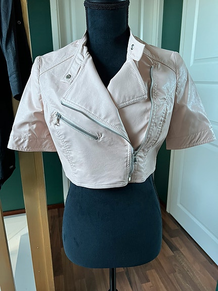Product image 1 of 8