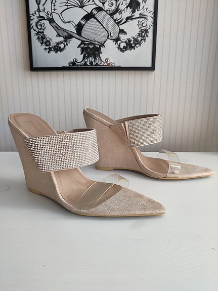 PrettyLittleThing Kiilakorko Sandaalit 40