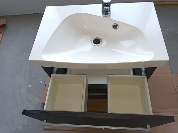 Wc kaappi, allas ja hana Hansgrohe