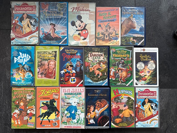 Lasten VHS kasetteja