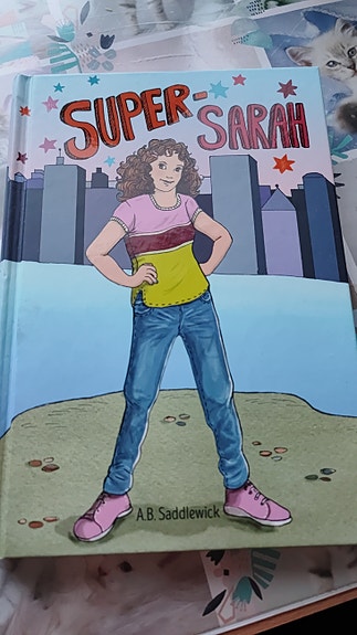 SUPER-SARAH -kirja
