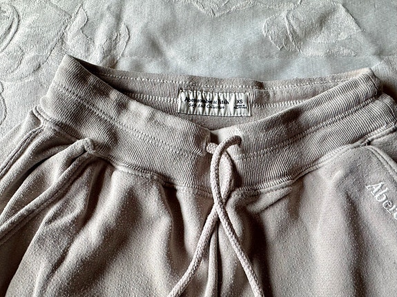 Abercrombie collegehousut XS