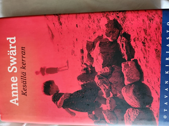 Kesällä Kerran Kirja Punainen
