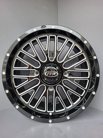 ITP Momentum mönkijän vanteita 7×15″ 4×110 / 4×136 jaolla