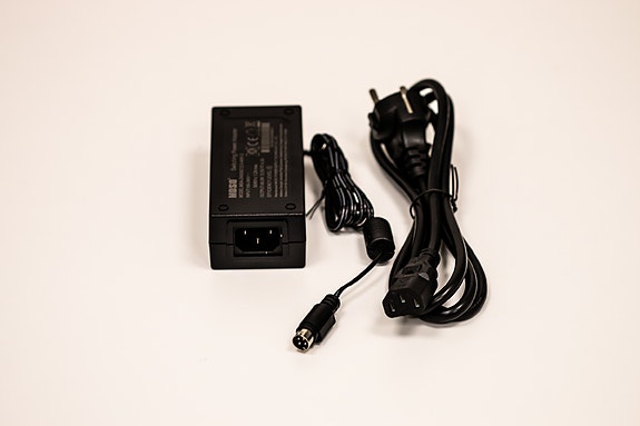 FINLUX 230V/12V VERKKOVIRTAJOHTO MUUNTAJALLA 12V TELEVISIOILLE