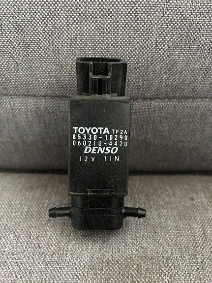 Toyota pesunestesäiliönpumppu