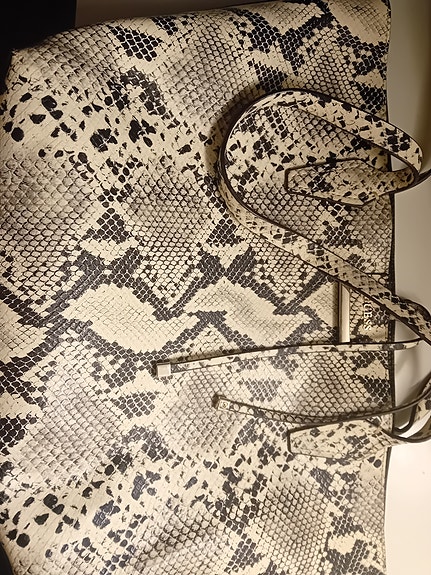 Guess laukku