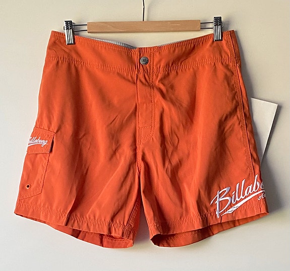 Uudet 32” Billabong sortsit