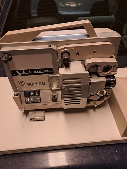 Vanha Super 8 projektori