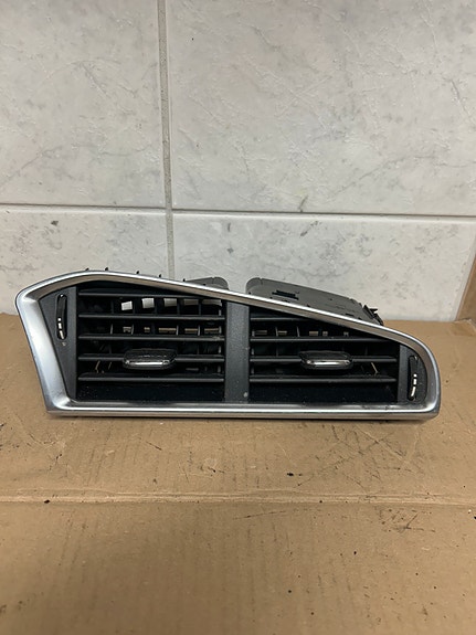 Citroen C4 2011 puhaltimen keskiritelikkö