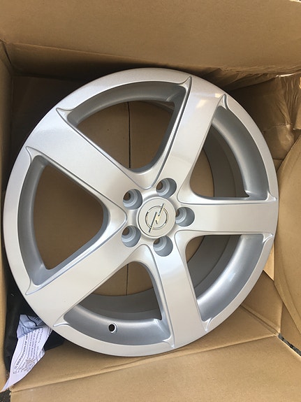 Opel 17” alut 5x105 uudet h.300e sarja