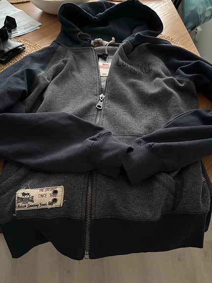 Lonsdalen huppari koko xl slim fit