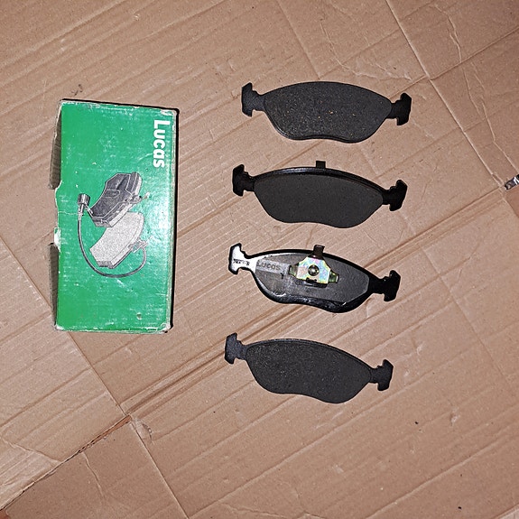 Harrasteauton jarrut kuntoon Volvo 400-sarja