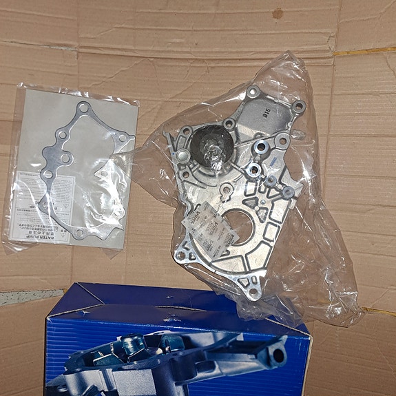 Vesipumppu Toyota 2.0 diesel