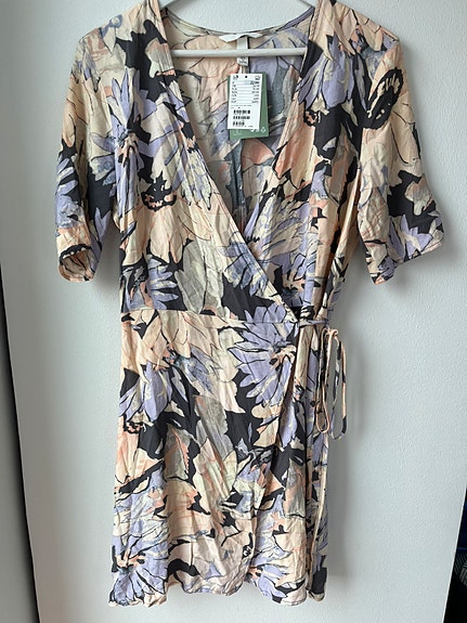 Kesämekko, M